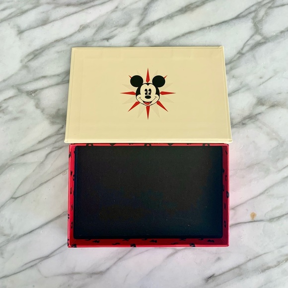 Mickey Mouse Makeup Box - Picture 3 of 8